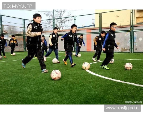 中国足球明星课堂：培养未来足球之星的梦想与实践之旅