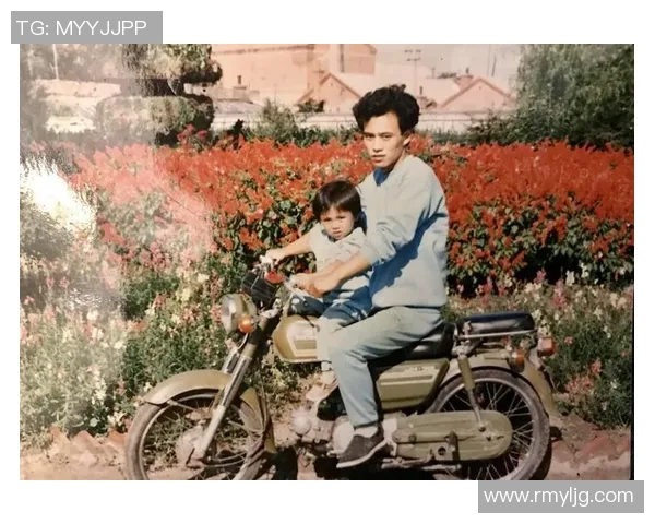 足球明星孩子的高清照片展现他们的童年与父辈的光辉时刻