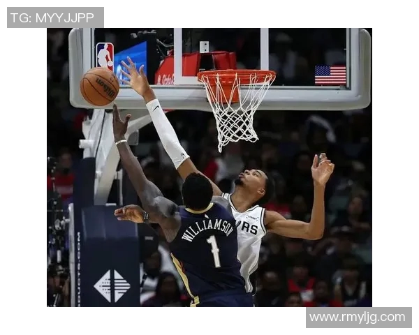 文班亚马首场比赛表现亮眼5次盖帽与字母哥隔扣引发热议